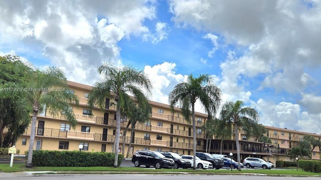 Real estate property located at 9370 8th St #208, Palm Beach, ISLE OF SANDALFOOT CONDO, Boca Raton, FL