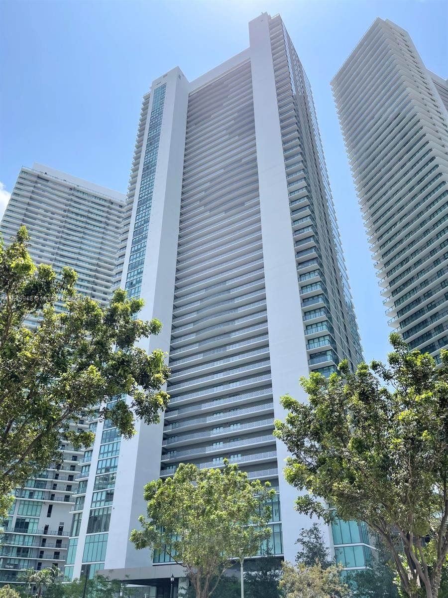 Real estate property located at 650 32nd St #3808, Miami-Dade, PARAISO BAY CONDO, Miami, FL