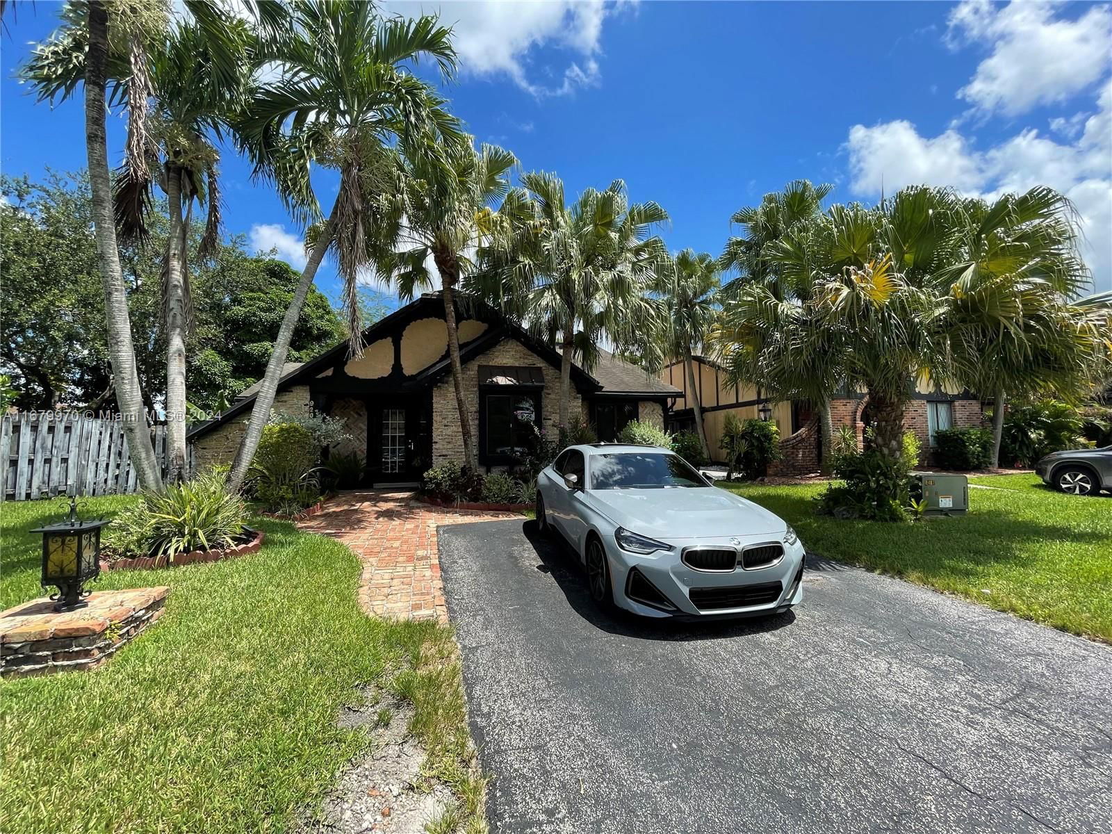 Real estate property located at 9209 49th Pl, Broward, SPRINGTREE LAKES, Sunrise, FL