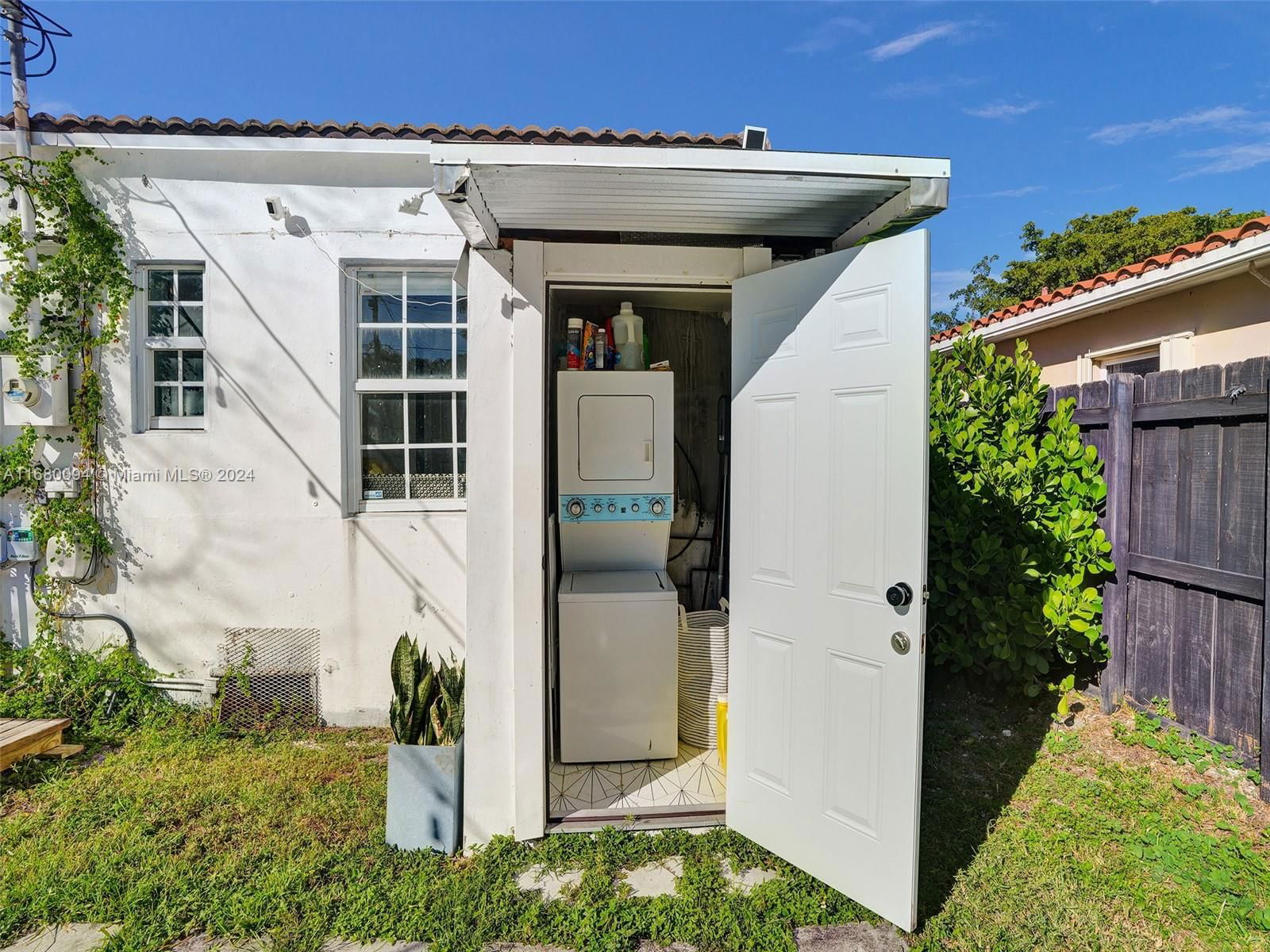 Real estate property located at 1634 Rodman St, Broward, Hollywood South Side Add, Hollywood, FL