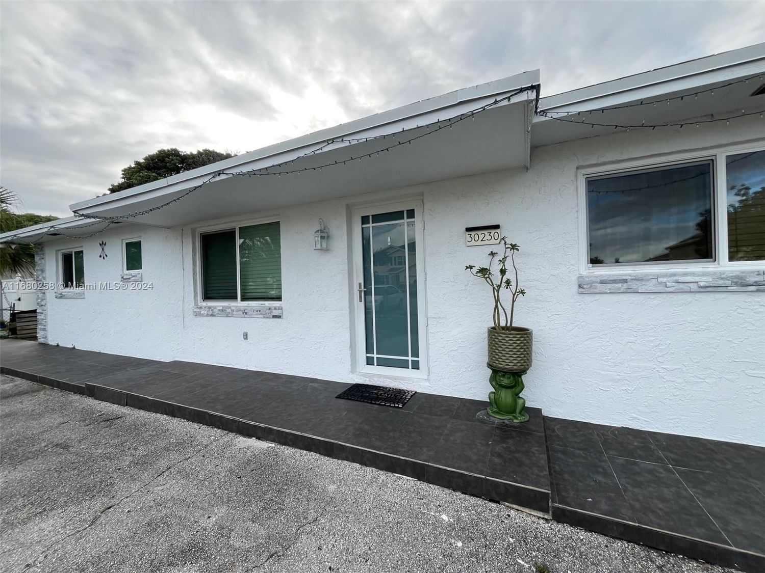 Real estate property located at 30230 157th Ave, Miami-Dade, NEWTON HEIGHTS, Homestead, FL