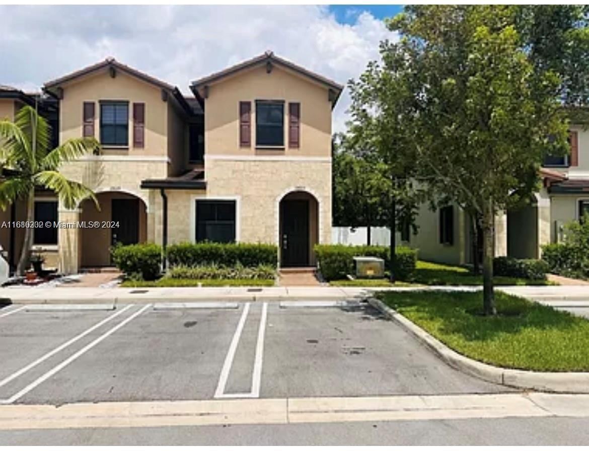 Real estate property located at 10625 32nd Ln #10625, Miami-Dade, AQUABELLA SECTION TWO, Hialeah, FL