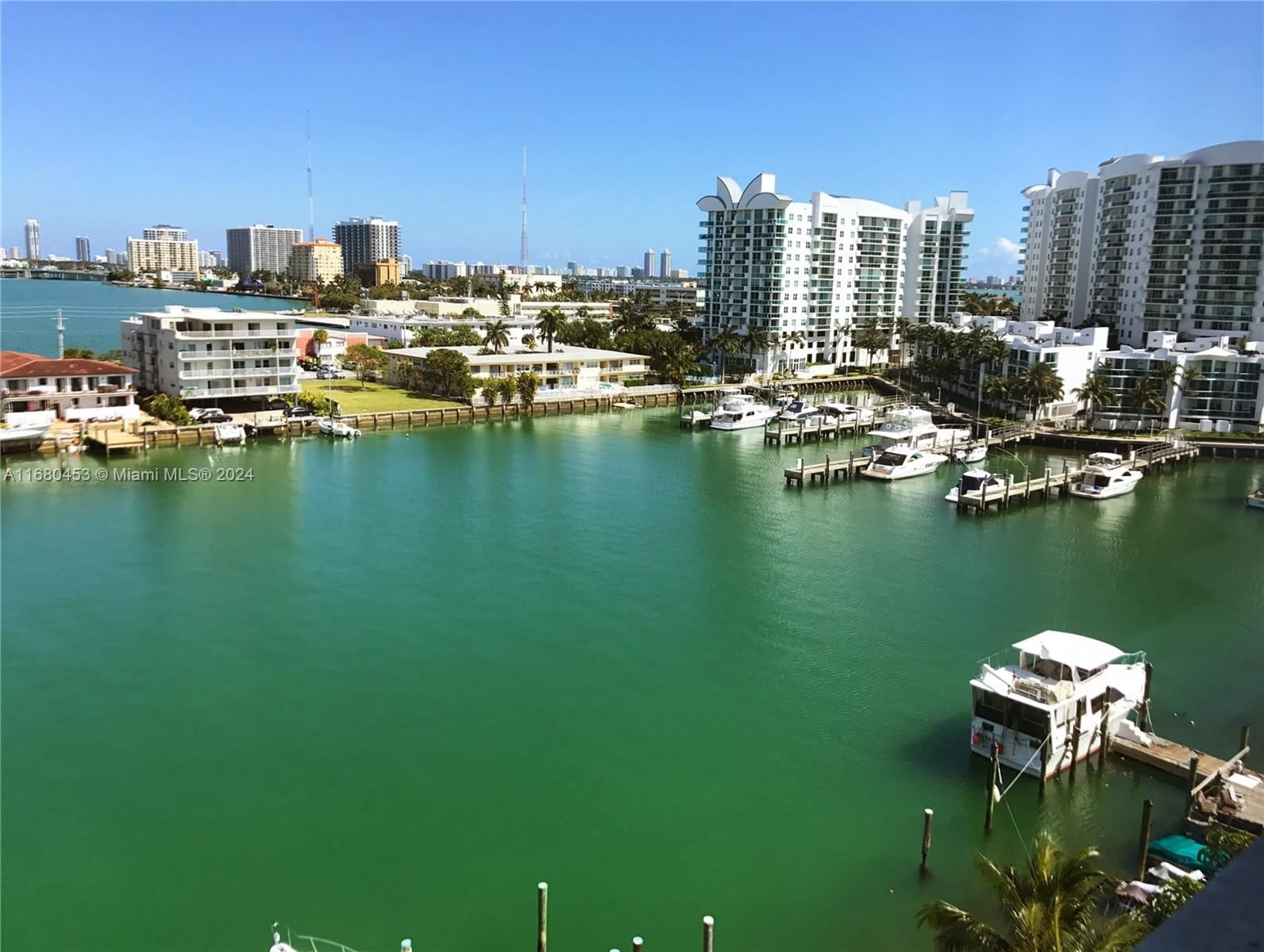 Real estate property located at 7929 West Dr #802, Miami-Dade, BLUE BAY TOWER CONDO, North Bay Village, FL