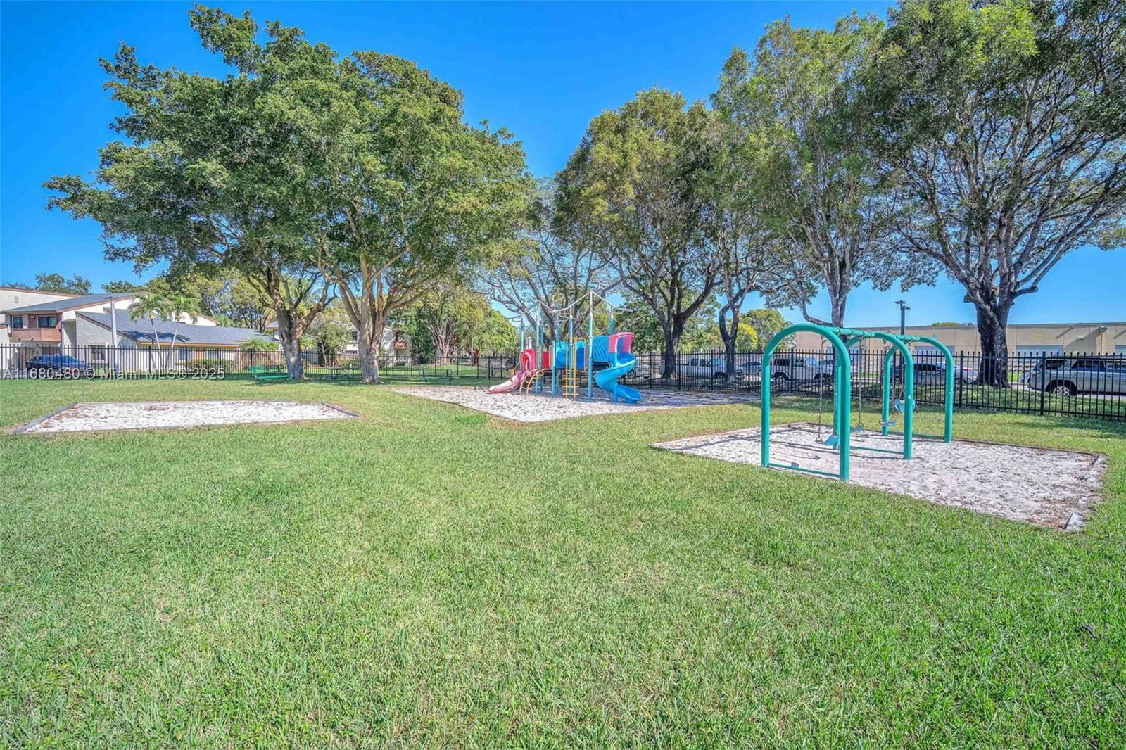 Real estate property located at 11533 109th Rd #21G, Miami-dade, Greenglades Condo No 3 Bl, Miami, FL