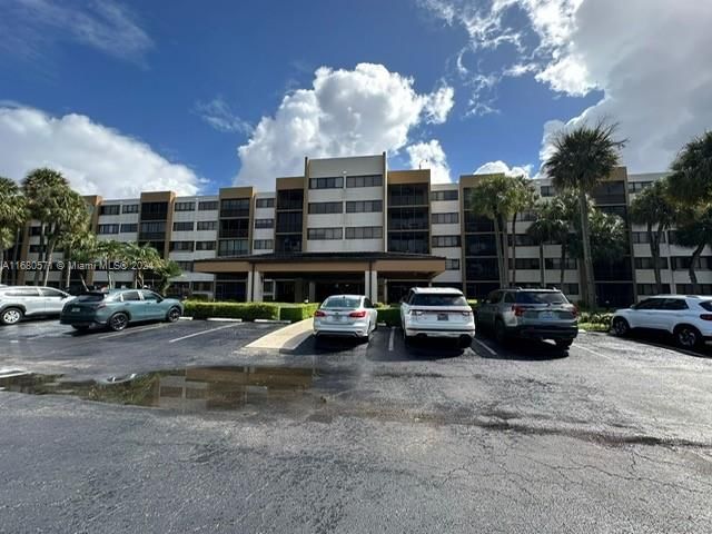 Real estate property located at 9735 52nd St #121-1, Miami-Dade, DORAL OAKS CONDO #1, Doral, FL