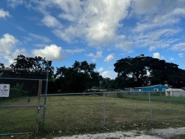 Real estate property located at 24xx 55 St, Miami-Dade, BREEZY PARK, Miami, FL