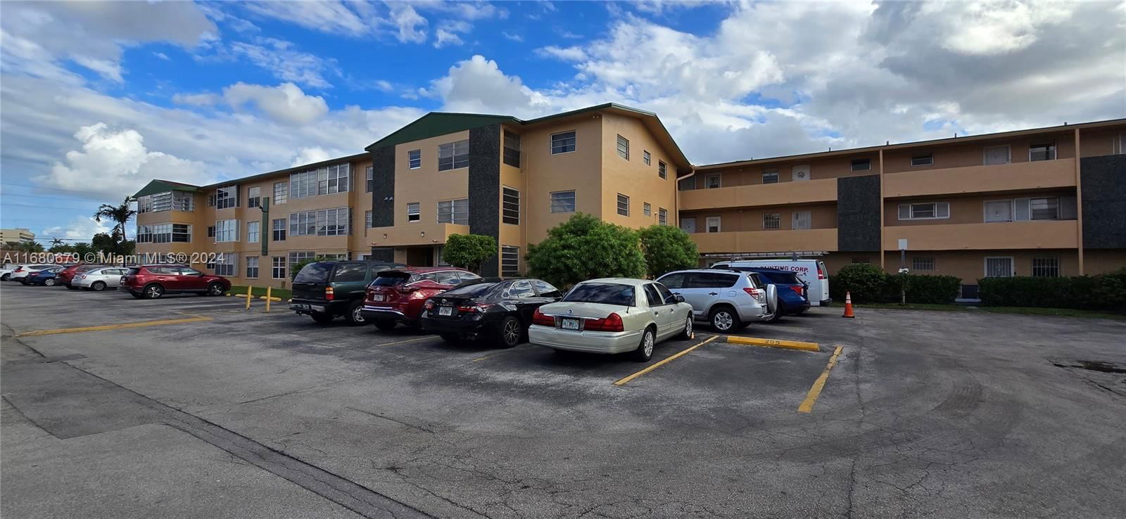 Real estate property located at 110 Royal Palm Rd #304, Miami-Dade, PALM SPRINGS GARDENS BLDG, Hialeah Gardens, FL