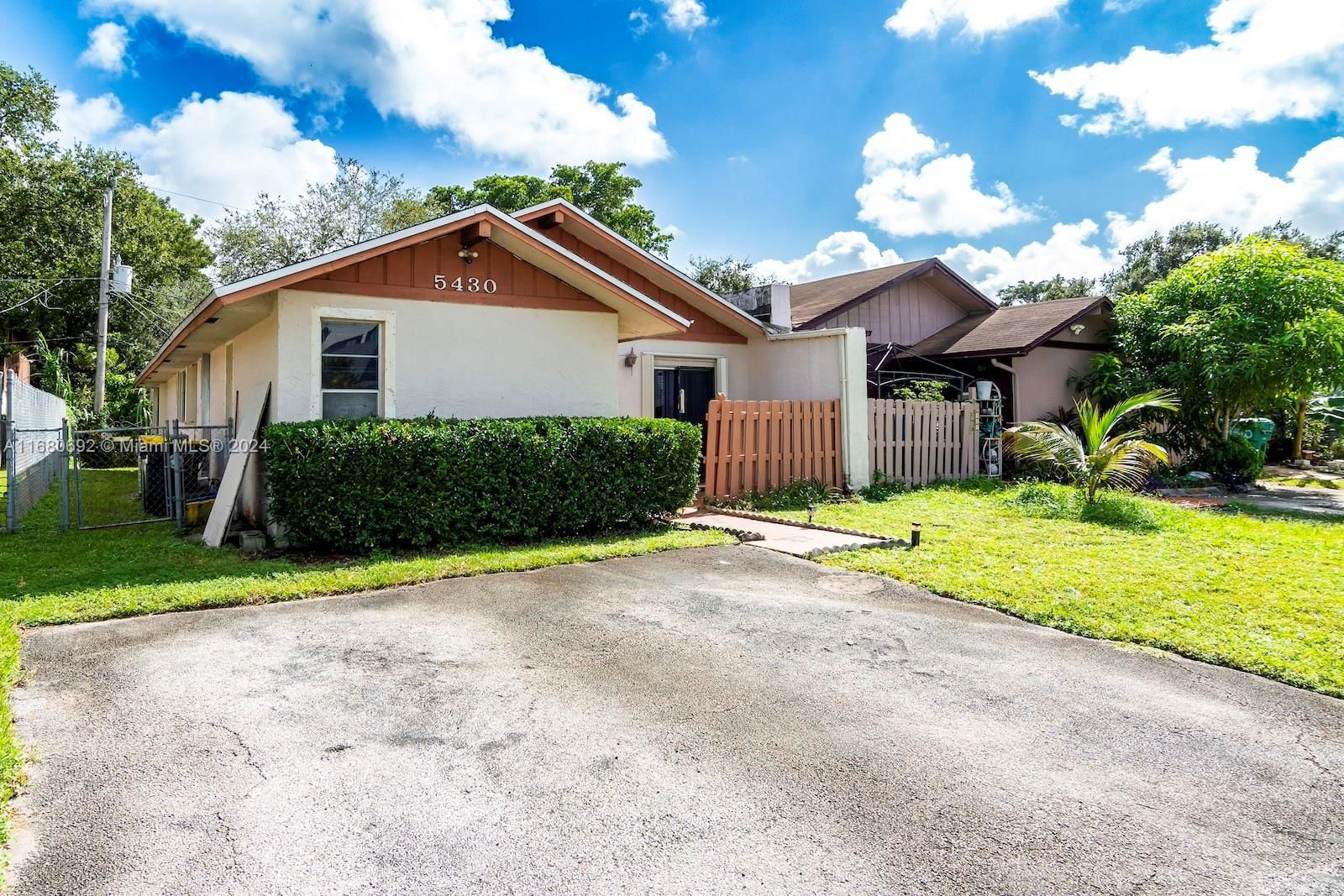 Real estate property located at 5430 44th Ave, Broward, C & S SUBDIVISION, Dania Beach, FL