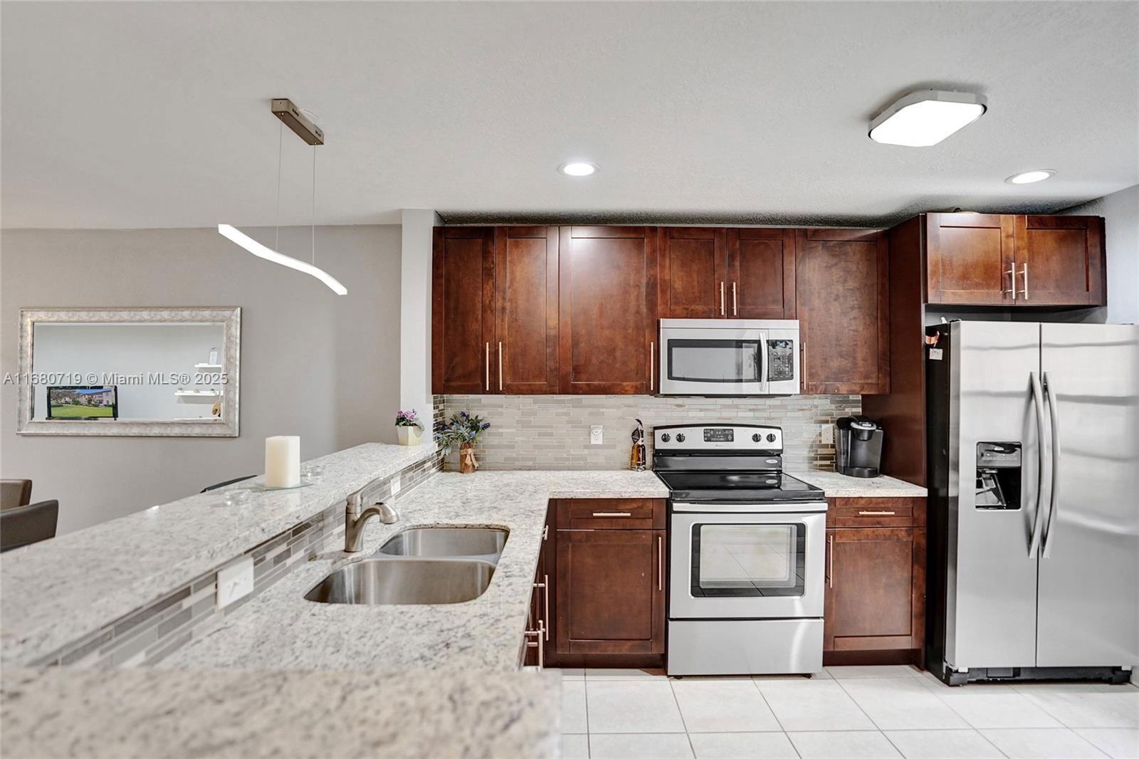 Real estate property located at 21362 Juego Cir #33G, Palm Beach, Boca Lago, Boca Raton, FL