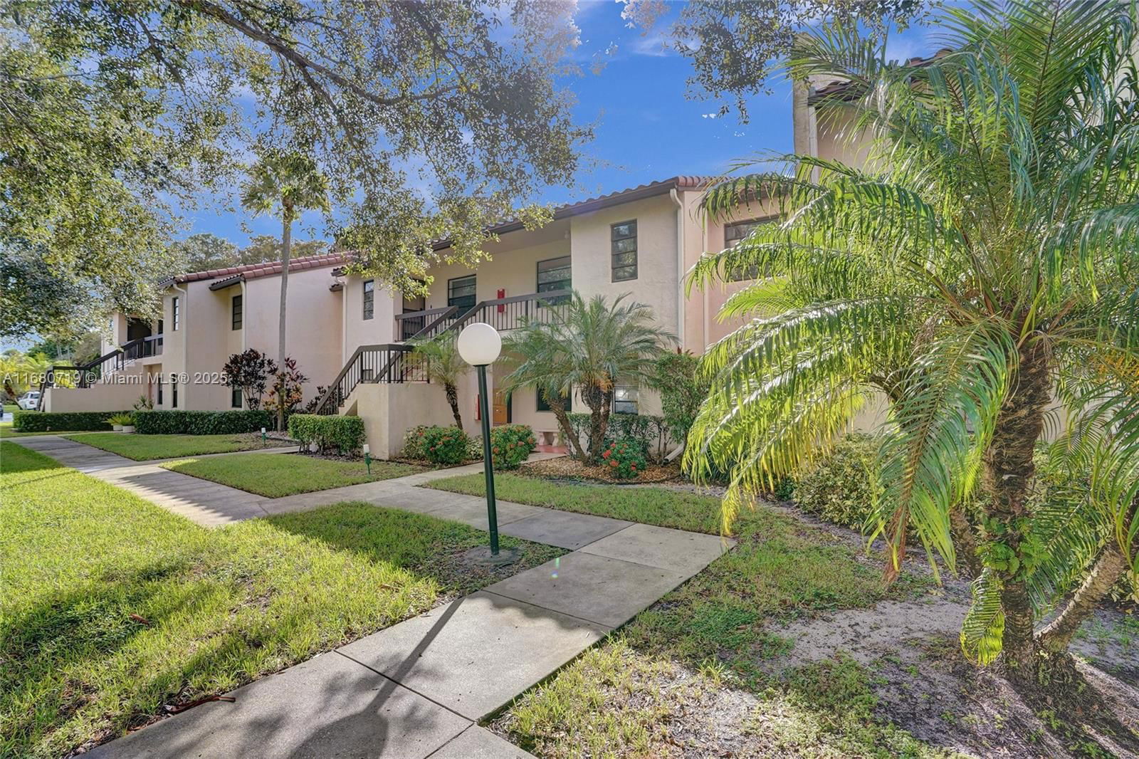 Real estate property located at 21362 Juego Cir #33G, Palm Beach, Boca Lago, Boca Raton, FL