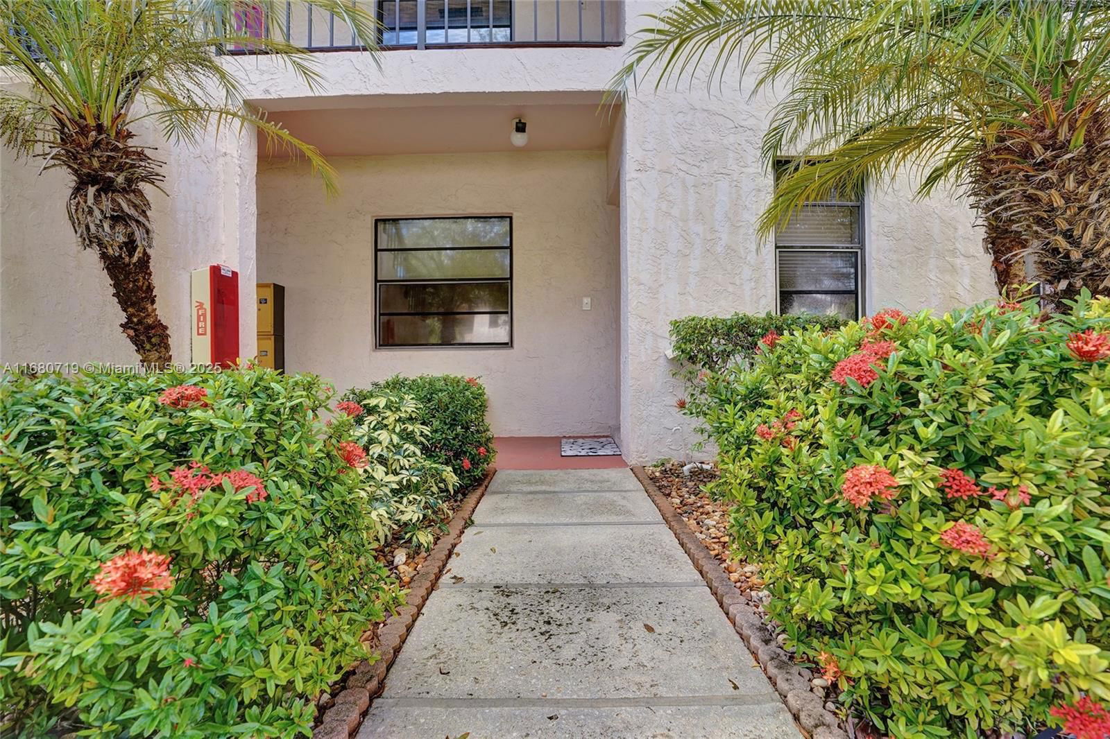 Real estate property located at 21362 Juego Cir #33G, Palm Beach, Boca Lago, Boca Raton, FL