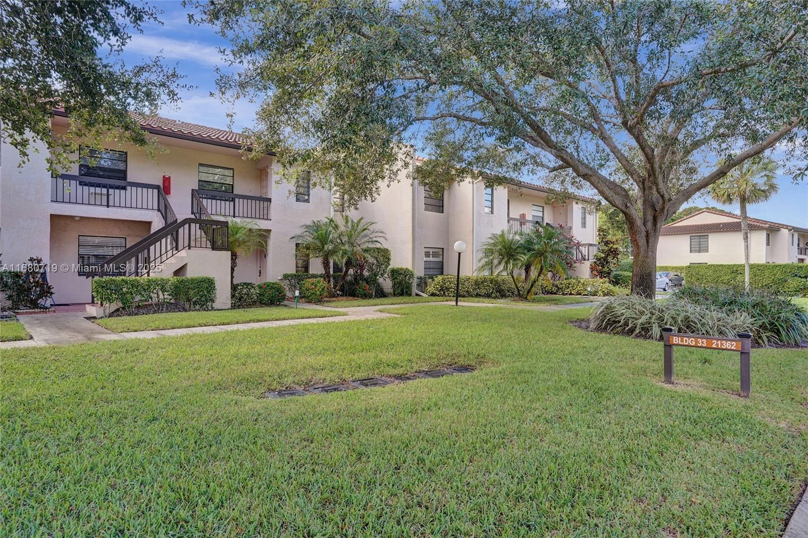 Real estate property located at 21362 Juego Cir #33G, Palm Beach, Boca Lago, Boca Raton, FL