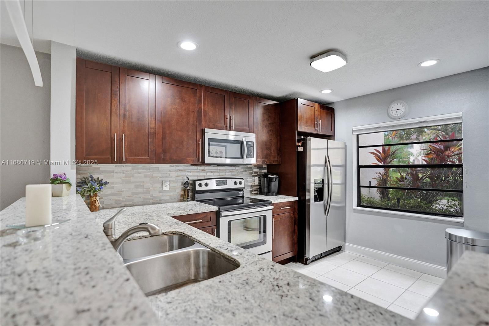 Real estate property located at 21362 Juego Cir #33G, Palm Beach, Boca Lago, Boca Raton, FL