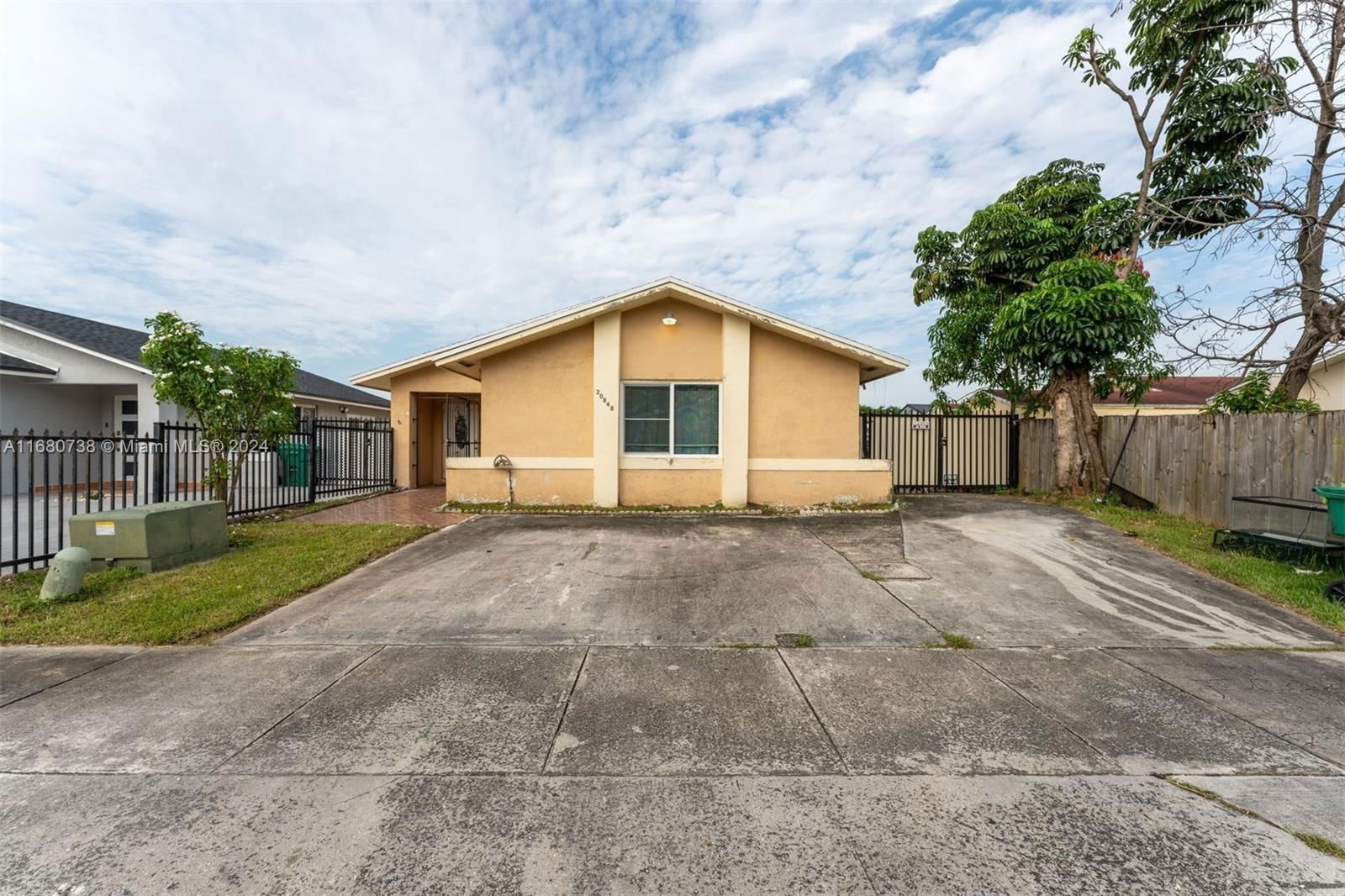 Real estate property located at 20848 118th Ave, Miami-Dade, STRAWBERRY FIELD SUB, Miami, FL