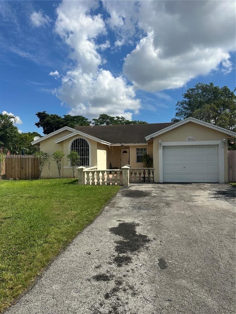 Real estate property located at 5861 152nd Ct, Miami-Dade, WESTWIND LAKES SEC 5, Miami, FL