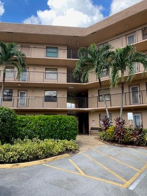 Real estate property located at 10101 Sunrise Lakes Blvd #408, Broward, SUNRISE LAKES 155 CONDO, Sunrise, FL