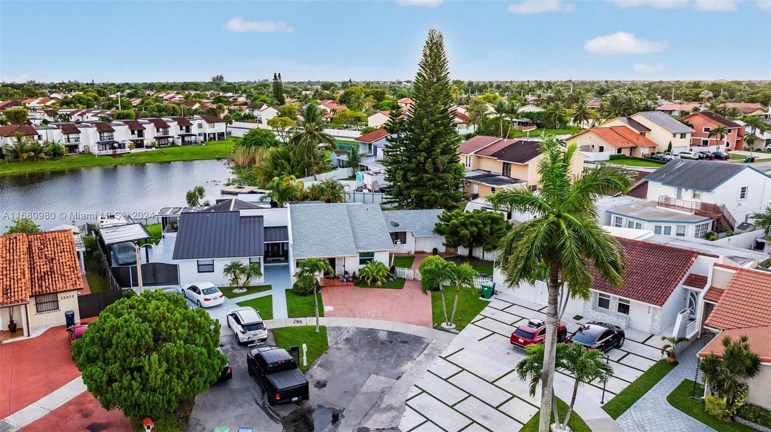 Real estate property located at 12386 10th Ln, Miami-Dade, GOLDEN TWINS SUB, Miami, FL