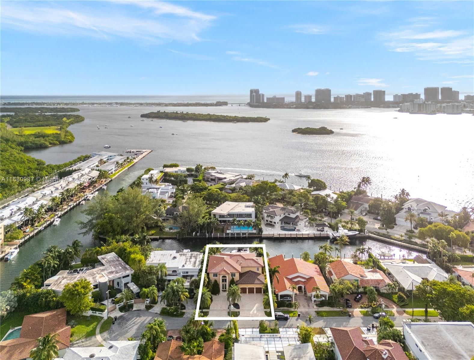 Real estate property located at 13255 Biscayne Bay Ter, Miami-Dade, KEYSTONE ISLAND NO 5, North Miami, FL