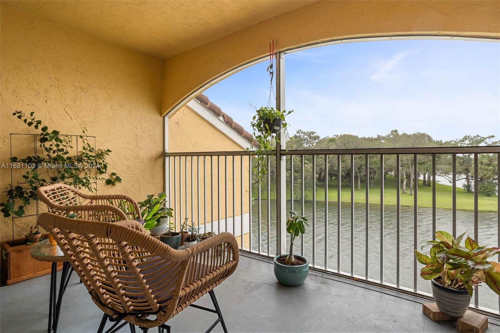 Real estate property located at 2361 33rd St #616, Broward, SAILBOAT POINTE CONDO, Oakland Park, FL