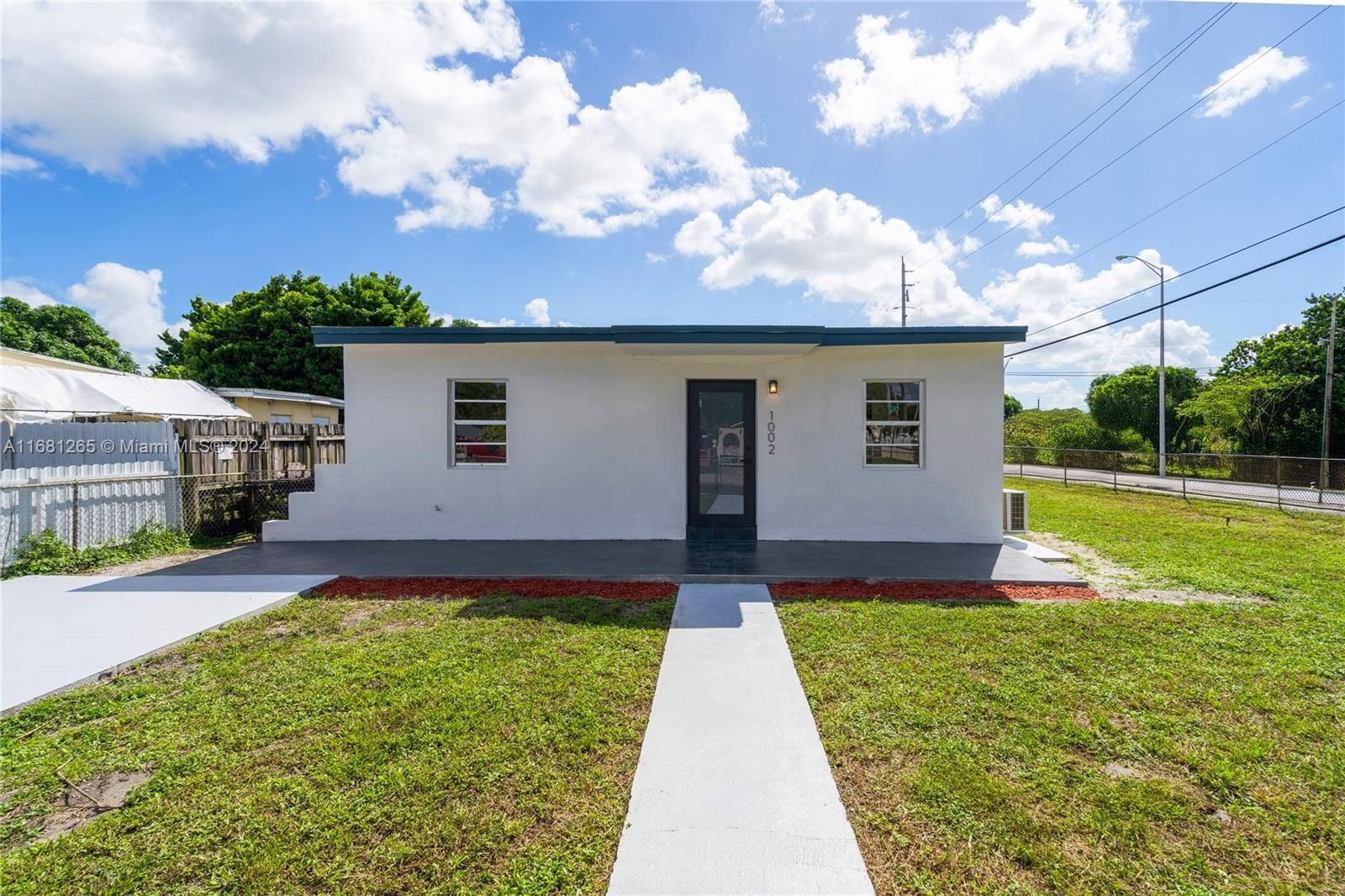 Real estate property located at 1002 19th St, Miami-Dade, HIALEAH 13TH ADDN AMD PL, Hialeah, FL