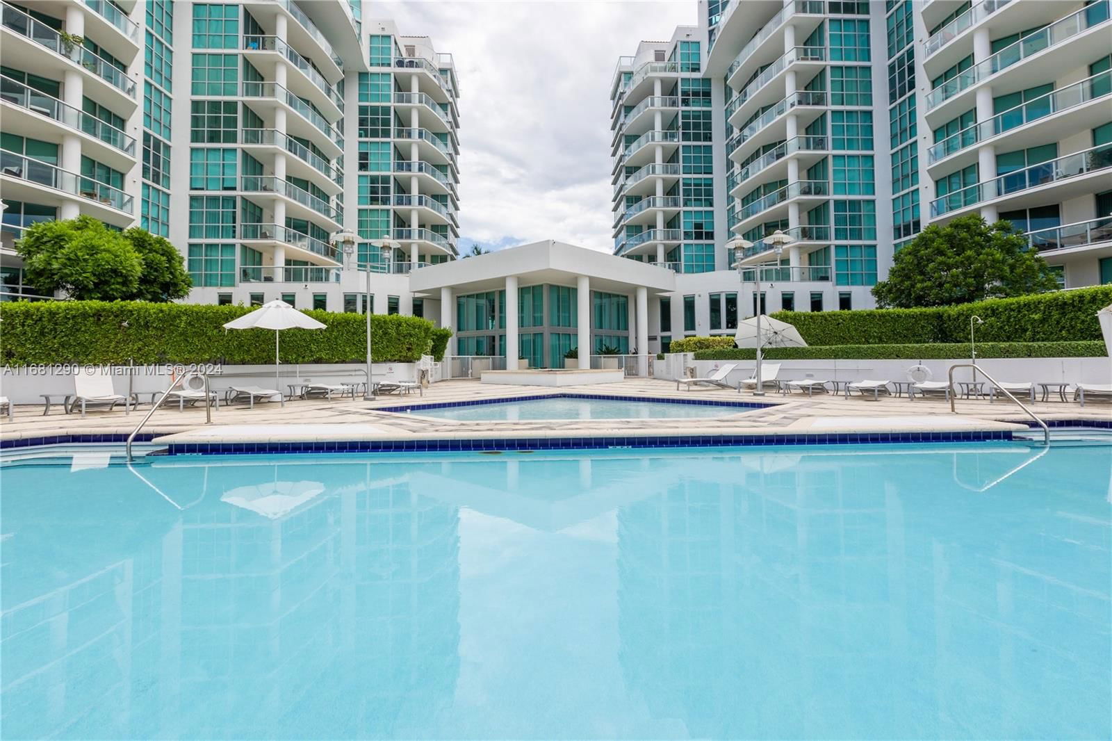 Real estate property located at 3131 188th St #2-805, Miami-Dade, THE ATRIUM AT AVENTURA CO, Aventura, FL