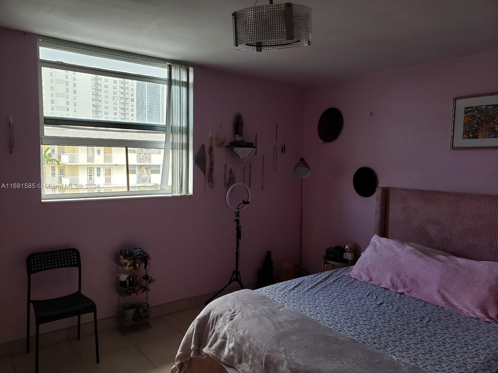 Real estate property located at 1913 Ocean Dr #422, Broward, Chelsea Bayview Condo, Hallandale Beach, FL