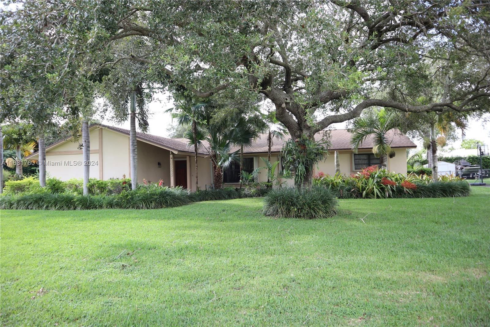 Real estate property located at 27820 164th Ct, Miami-Dade, HERITAGE TRAILS FOUR, Homestead, FL