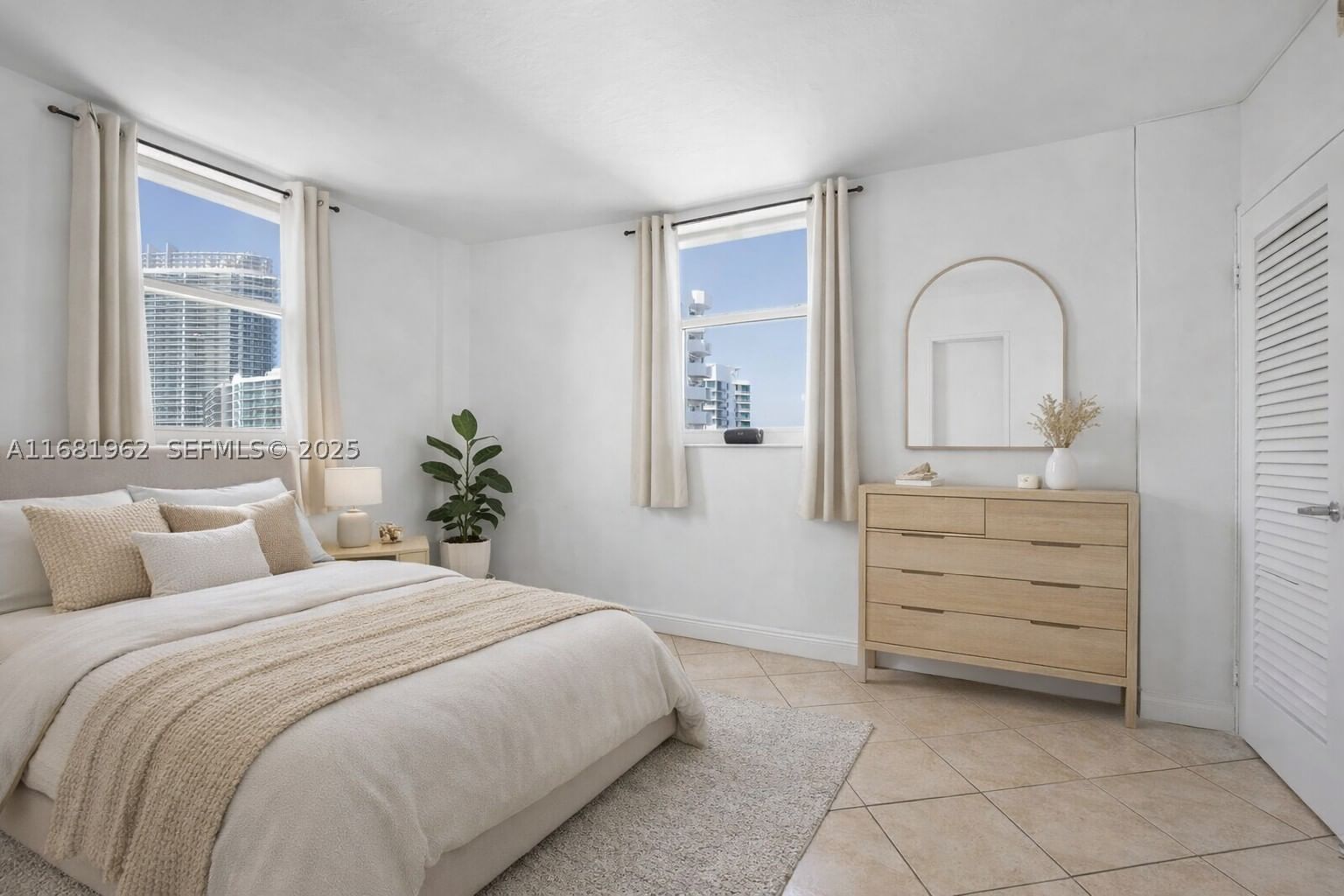 Real estate property located at 1300 Lincoln Rd A701, Miami-dade, Lincoln Towers Condo, Miami Beach, FL