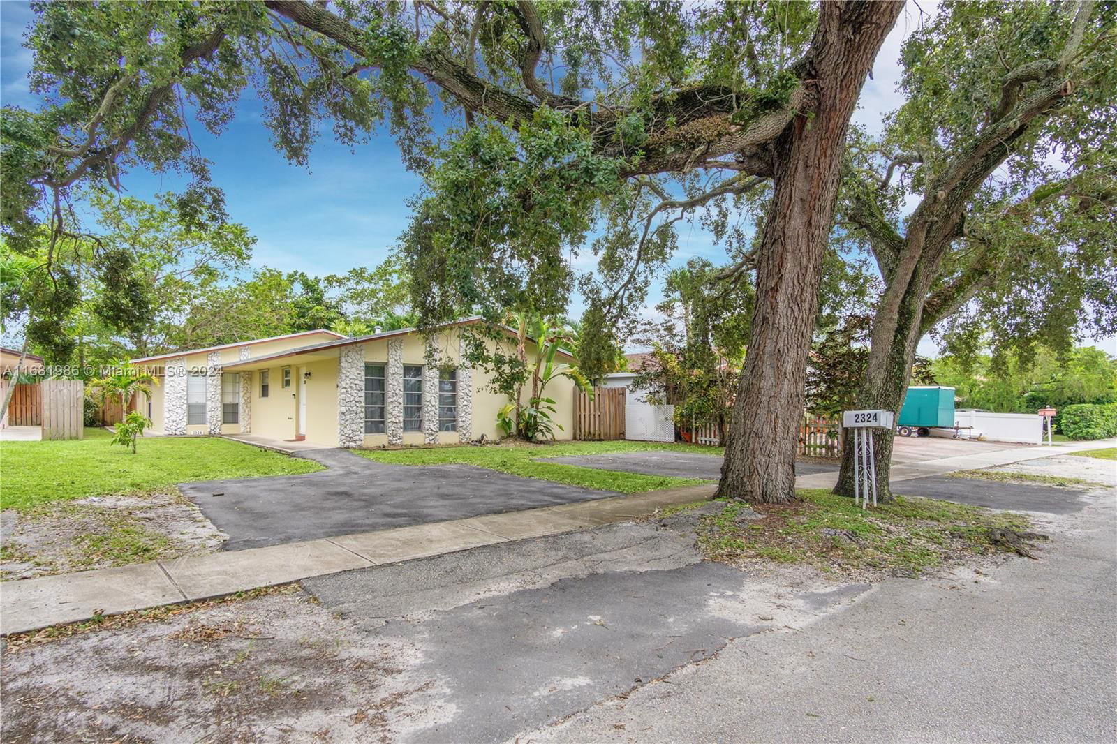 Real estate property located at 2324-2326 Liberty St, Broward, HOLLYWOOD PARK, Hollywood, FL