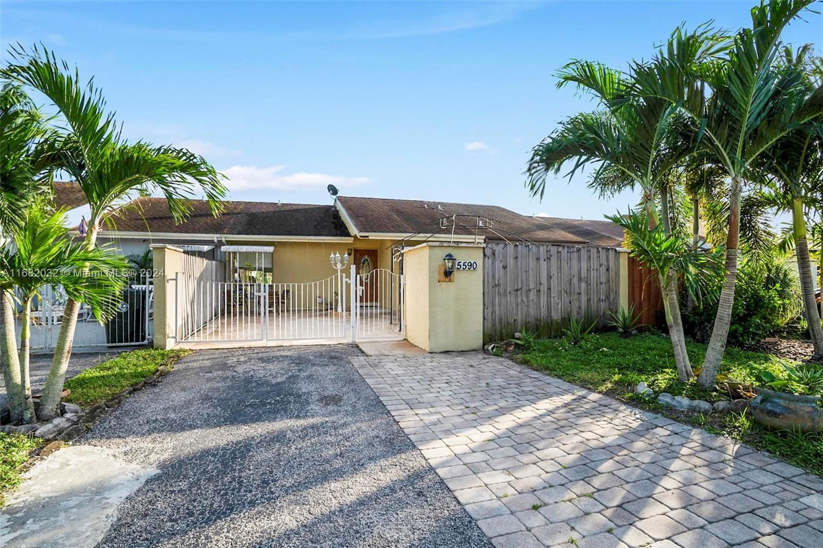 Real estate property located at 5590 Biscayne Dr, Palm Beach, PINERIDGE II, Green Acres, FL