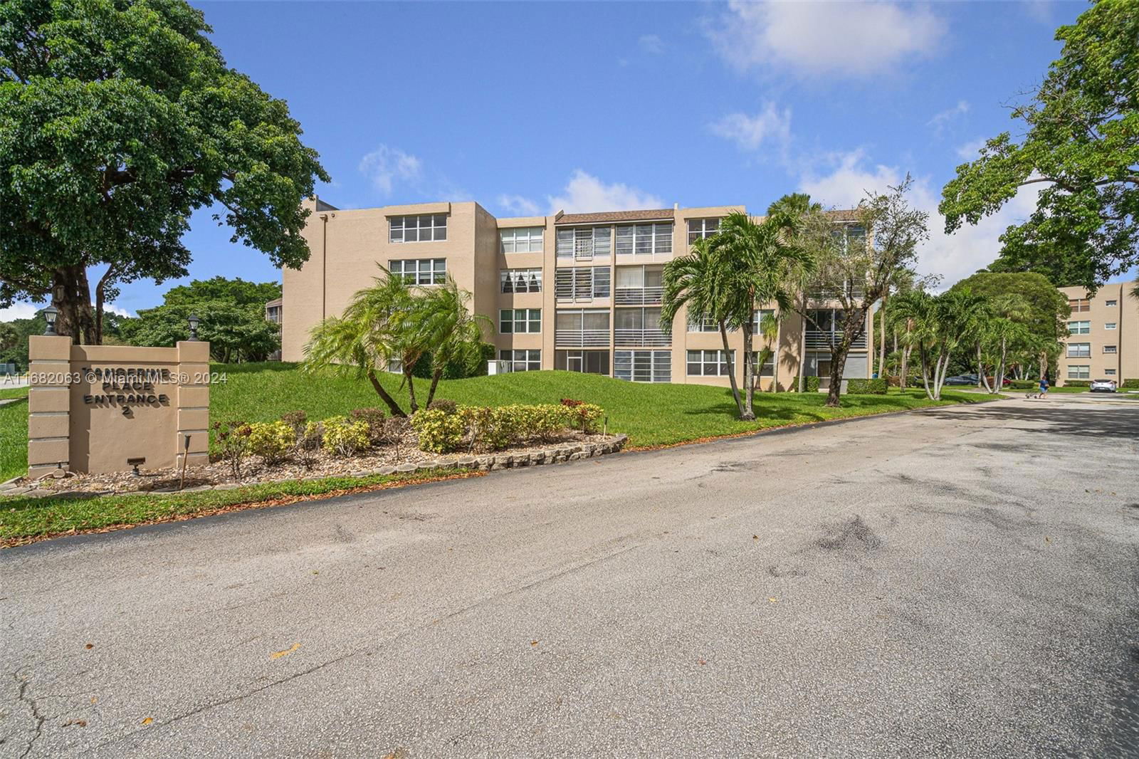 Real estate property located at 9480 Tangerine Pl #307, Broward, TANGERINE CONDOMINIUM, Davie, FL