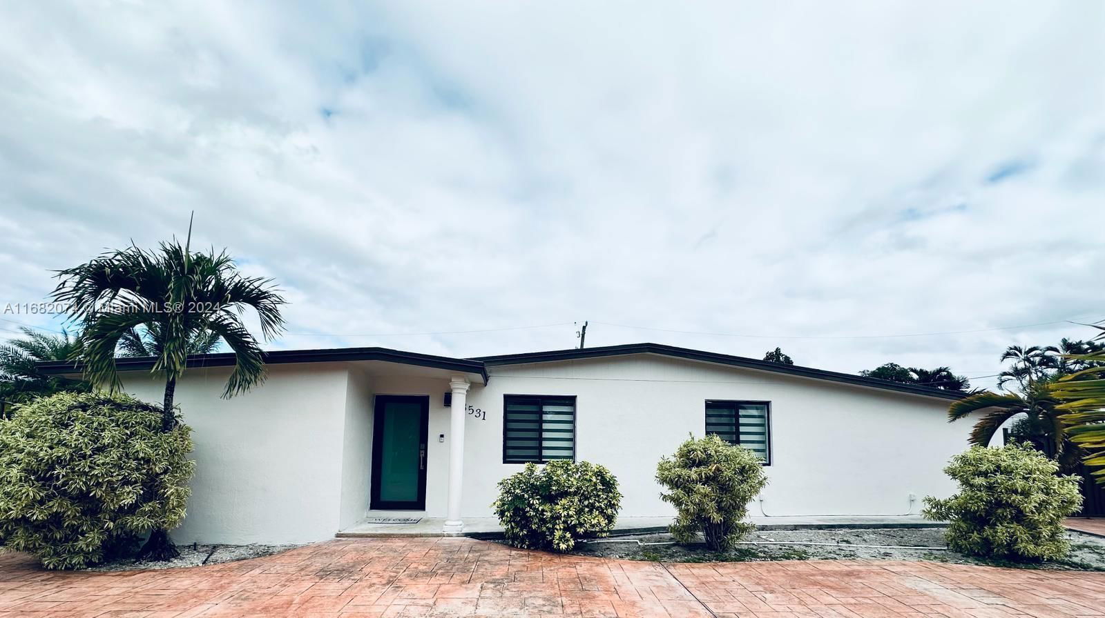 Real estate property located at 18531 82nd Ct, Miami-Dade, PALM SPRINGS NORTH SEC Q, Hialeah, FL