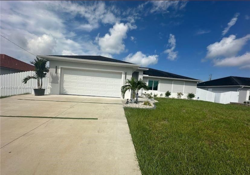 Real estate property located at 2004 2004 Ne 15th Ave, Lee, Cape Coral, Cape Coral, FL