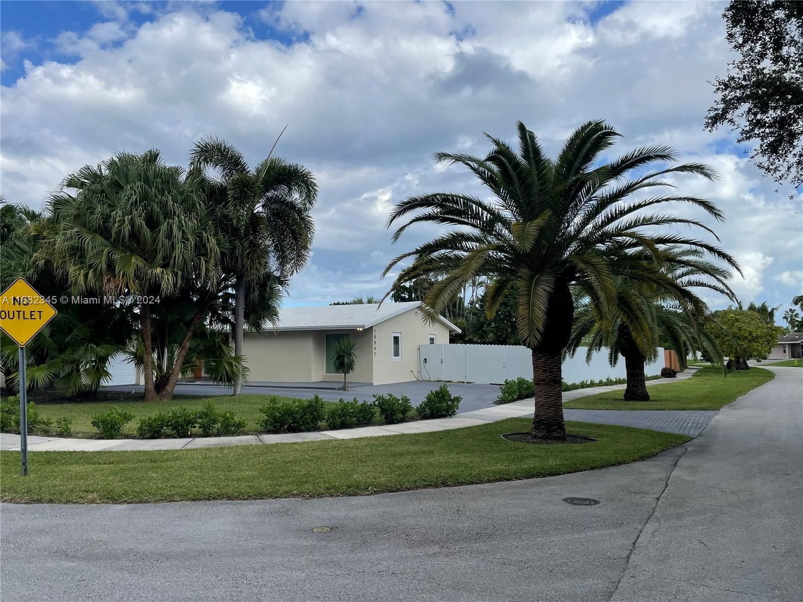 Real estate property located at 18941 92nd Ct, Miami-Dade, BEL AIRE, Cutler Bay, FL