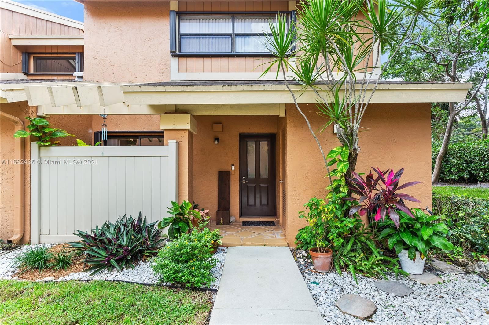 Real estate property located at 2021 45th Ave #2021, Broward, TARTAN COCONUT CREEK PHAS, Coconut Creek, FL