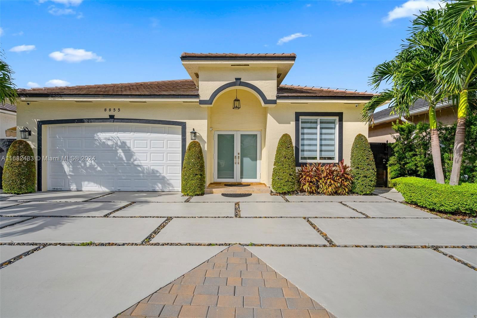 Real estate property located at 8855 146th Ln, Miami-Dade, OLIVIA GARDENS, Miami Lakes, FL