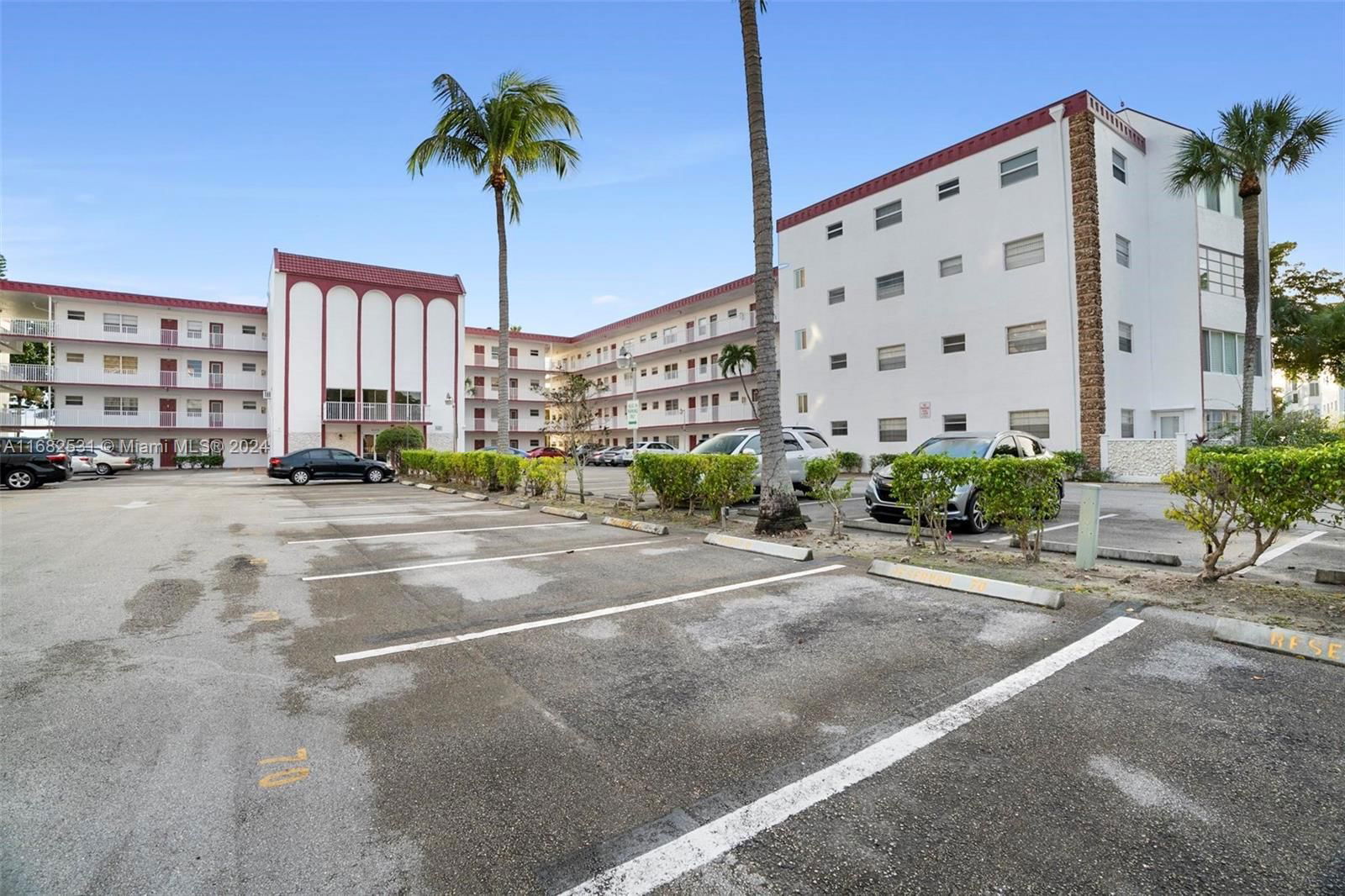 Real estate property located at 4270 40th St #106, Broward, GARNET CONDO, Lauderdale Lakes, FL