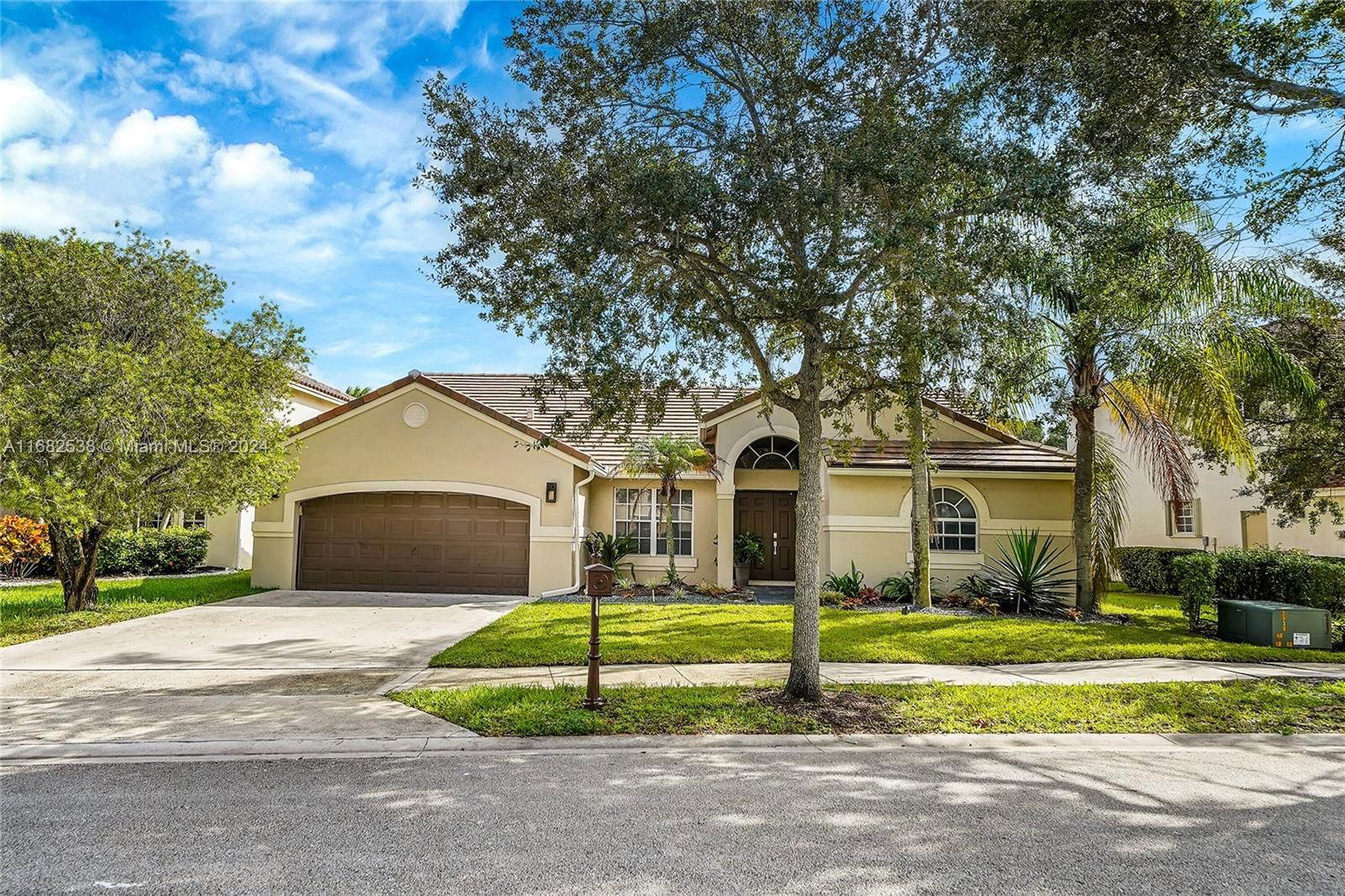 Real estate property located at 864 Verona Lake Dr, Broward, SECTOR 4, Weston, FL