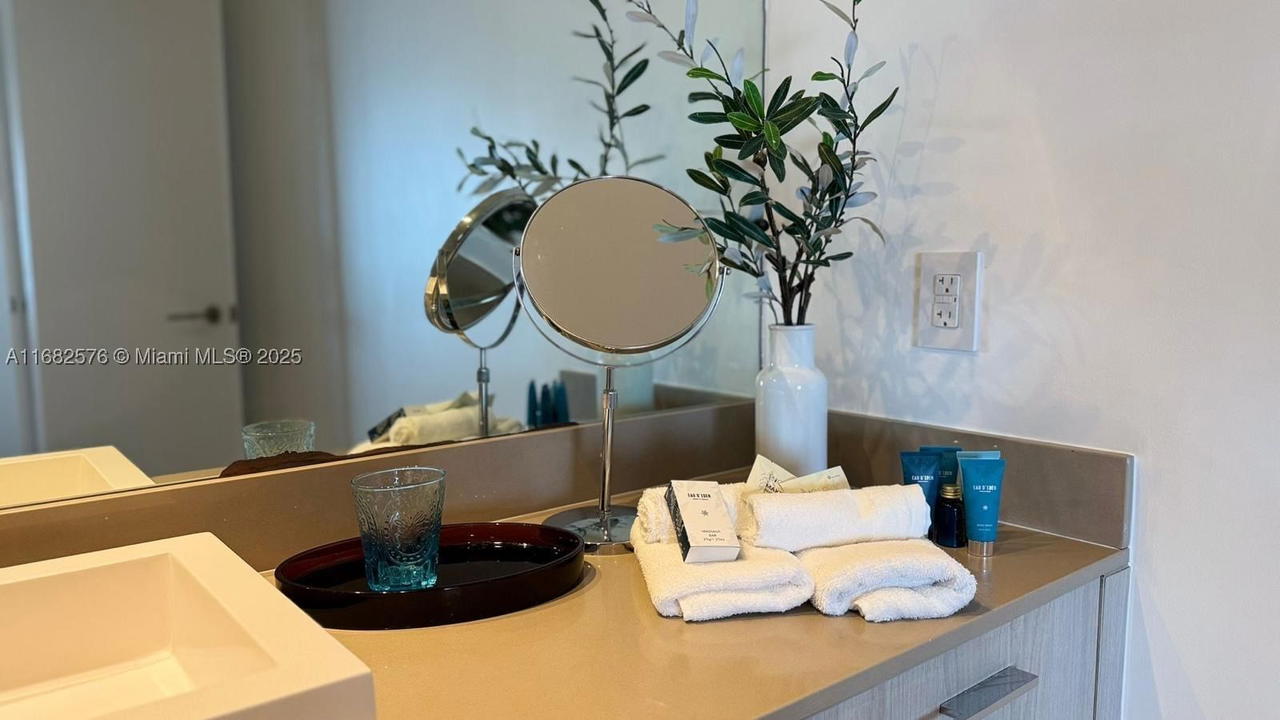 Real estate property located at 4111 Ocean Dr #1512, Broward, 4111 South Ocean Drive Co, Hollywood, FL