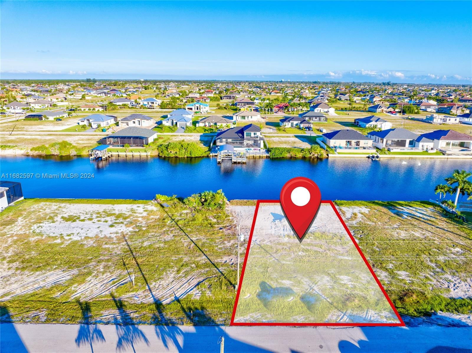 Real estate property located at 1515 41st Pl, Lee, No subdivision, Cape Coral, FL