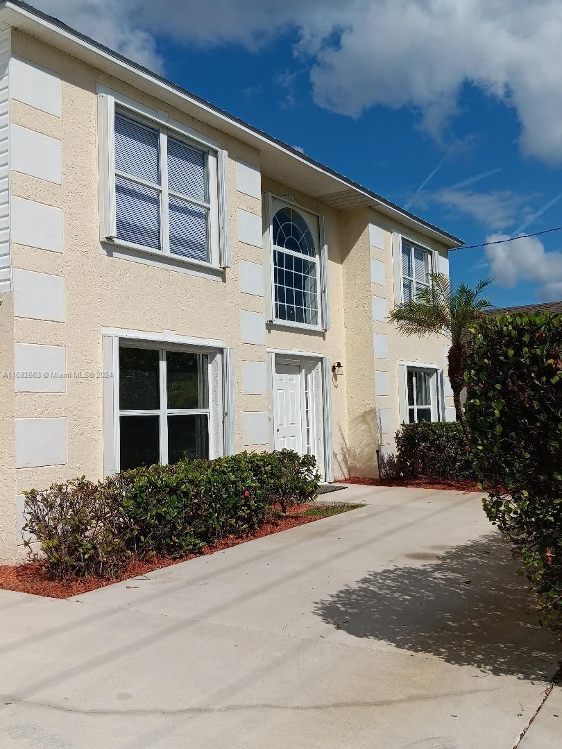 Real estate property located at 642 Bayshore Blvd, St Lucie, PORT ST LUCIE SECTION 25, Port St. Lucie, FL