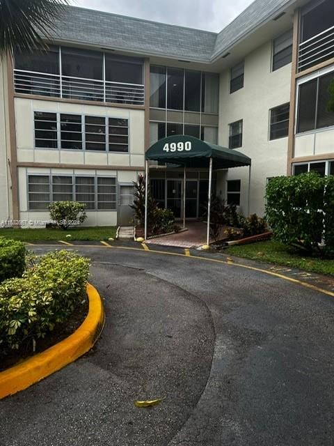 Real estate property located at 4990 Sabal Palm Blvd #218, Broward, SABAL PALM VILLAGE 2 COND, Tamarac, FL