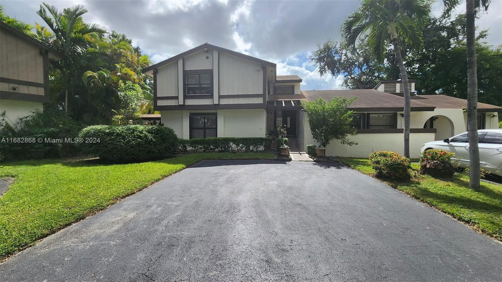 Real estate property located at 7119 128th Ct #0, Miami-Dade, WOODGATE FIRST ADDITION, Miami, FL