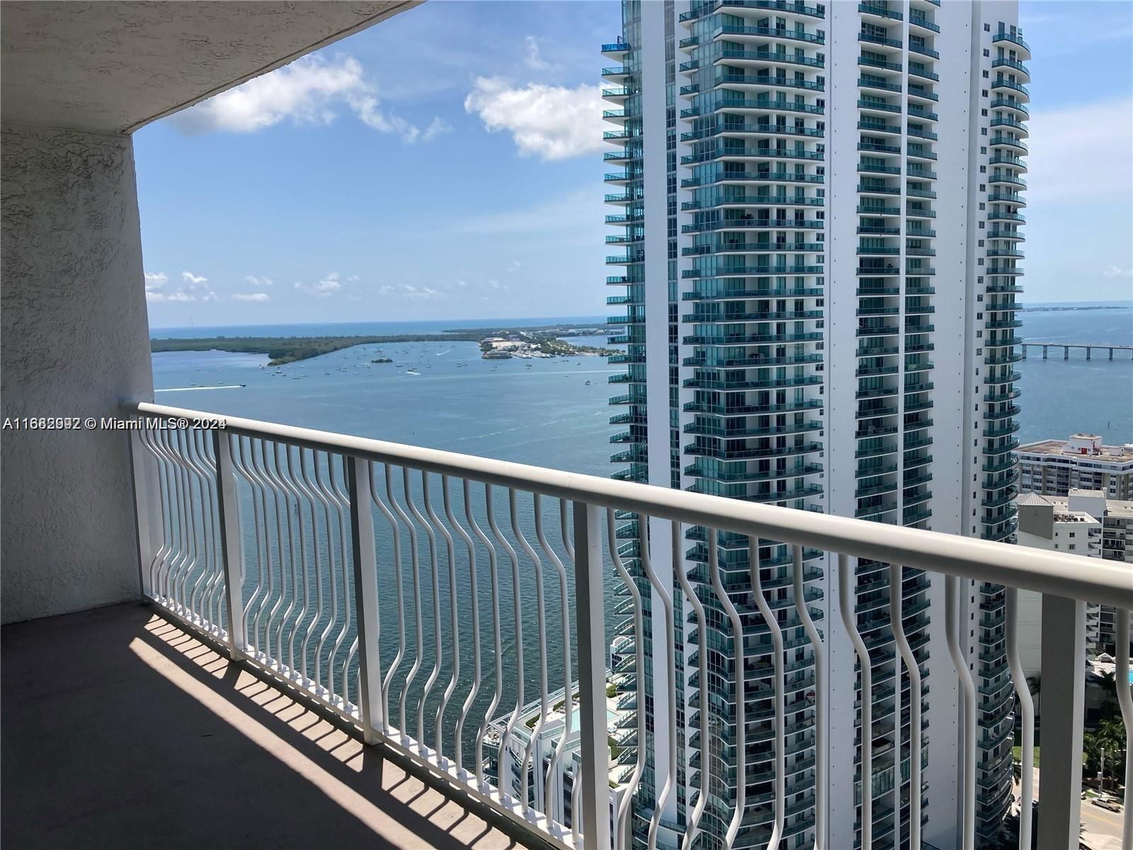 Real estate property located at 1200 Brickell Bay Dr #3705, Miami-Dade, THE CLUB AT BRICKELL BAY, Miami, FL