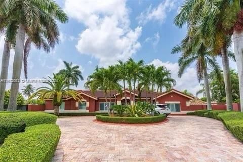 Real estate property located at 15680 153rd Ct, Miami-Dade, CASSANDRA ESTATES, Miami, FL