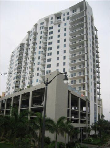 Real estate property located at 10 South River Dr #704, Miami-Dade, NEO CONDO, Miami, FL