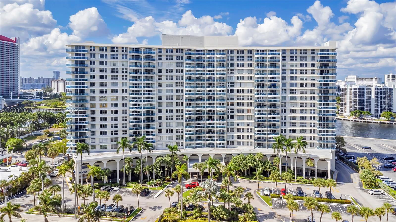 Real estate property located at 3800 Ocean Dr #1722, Broward, HALLMARK OF HOLLYWOOD CON, Hollywood, FL