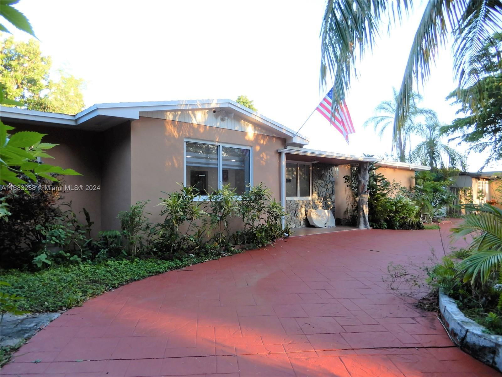 Real estate property located at 19901 92nd Ave, Miami-Dade, CUTLER RIDGE PINES, Cutler Bay, FL