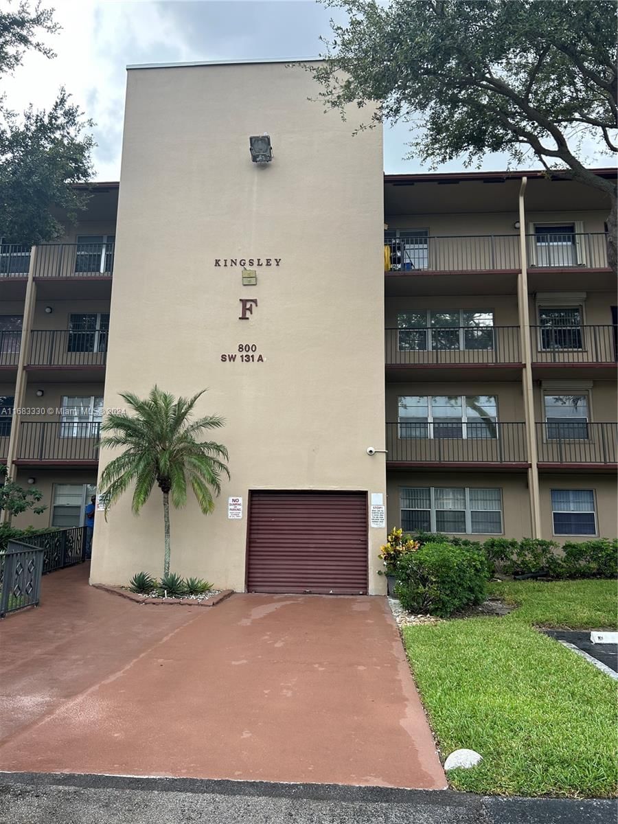 Real estate property located at 800 131st Ave #209F, Broward, KINGSLEY AT CENTURY VILLA, Pembroke Pines, FL