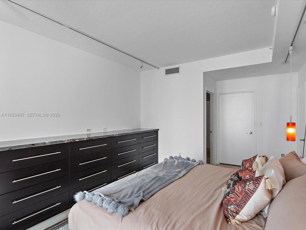 Real estate property located at 1900 Bayshore Dr #1704, Miami-dade, Quantum On The Bay Condo, Miami, FL